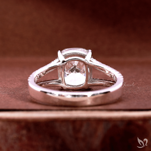 แหวนเพชรทรงยาว 3 กะรัต รูปทรงคุชชั่นคัท ฝังเพชรแบบสปลิตพาเว่ วงแหวนทองคำขาว 10K รับรองโดย IGI แหวนแต่งงาน - Product Image 3