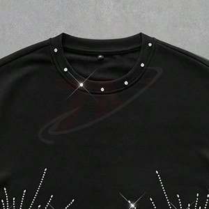 Camiseta Corta Negra Oversize para Hombre con Diseño de Puntos de Diamantes de Imitación, Manga Corta, Cuello Redondo, Estilo Urbano, Tejida - Product Image 3