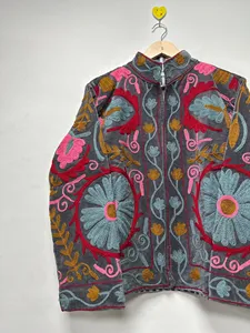 Chaqueta de terciopelo gris con bordado floral bohemio Suzani, abrigo de invierno de manga larga, artesanal, vintage, étnico, para mujer - Product Image 5