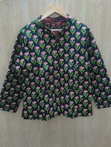 Veste matelassée réversible en coton faite à la main, cardigan vintage patchwork Kantha, patchwork floral, vêtements d'extérieur pour femmes - Product Image 4
