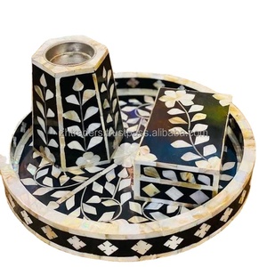 Diffuseur élégant à usage religieux pour la décoration du Ramadan et de l'Aïd, brûleur à bakhoor en bois fait à la main avec un plateau en nacre - Product Image 1