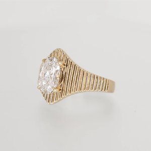 Bague en argent sterling 925 plaqué platine sertie de moissanite pour femme, bijou de luxe scintillant de style hip-hop, design tendance - Product Image 1