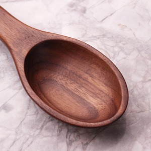 Cuillère de cuisine en bois naturel, fabriquée à la main, manche long, design minimaliste, cuillère de service en bois massif pour soupe, café, miel - Product Image 2
