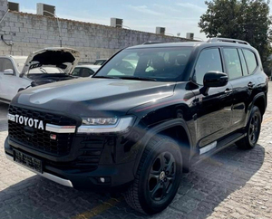 LAND CRUISER LC300 GAZOO Racing+NEU+VOLL+415ch+TwinTURBO+75 Transmission Automatique 4x4 Volant à Gauche Modèle 2024 d'Occasion - Product Image 4