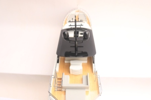 Modèle de bateau rapide rectangulaire en bois fait main, style vintage classique, Princess 35M, drapeau italien, finition polie, décoration intérieure, objet de collection, objet de présentation - Product Image 2