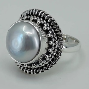 Bague en argent sterling fait main avec perle naturelle ronde sertie clos, bijou bohème, cadeau pierre de naissance de juin - Product Image 2