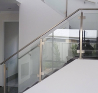 Système d'escalier intérieur avec poteaux en acier inoxydable et garde-corps en verre trempé, balustrade d'escalier, main courante