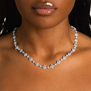 Collar de Plata de Ley 925 con Baño de Rodio para Mujer, Diseño Geométrico con Corte Princesa, Cadena de Lujo - Product Image 1
