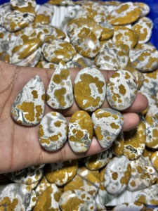 พลอยแจสเปอร์ธรรมชาติ ASHU GEMS ขายดี รูปทรงคาโบชอง ขนาด 20มม.-40มม. น้ำหนัก 3-5กรัม รูปทรงคละแบบ สำหรับทำเครื่องประดับ - Product Image 4