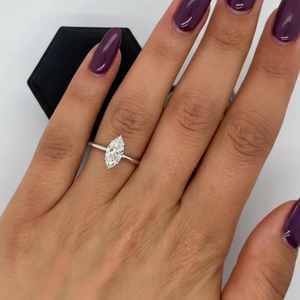 Anillo de Compromiso Solitario con Seis Puntas, Diamante Cultivado en Laboratorio de Corte Marquesa de 3 Quilates, Oro de 10K con Baño de Rodio, Aniversario de Bodas - Product Image 4