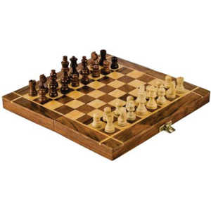 Jeu d'échecs pliable en bois de haute qualité, fait main, magnétique, avec emplacement de rangement, idéal pour les voyages, pour adultes et enfants, parfait comme cadeau - Product Image 1