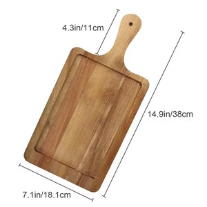 Planche à découper rectangulaire en bois naturel avec poignée intégrée et trou de suspension, épaisseur 1,5 cm, compatible lave-vaisselle - REHMAN CRAFT - Product Image 4