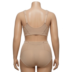 Conjunto de Ropa Interior Deportiva para Mujer: Sujetador Deportivo con Soporte, Braguitas de Malla de Alto Rendimiento, Boyshort con Aros, Poliéster de Alta Tecnología, Talla Personalizada - Product Image 2