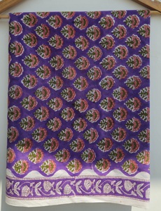 Paréo en coton imprimé à la main, motif floral violet, pour femme, style bohème, léger, idéal pour la plage ou comme cache-maillot de bain, pour l'été - Product Image 4