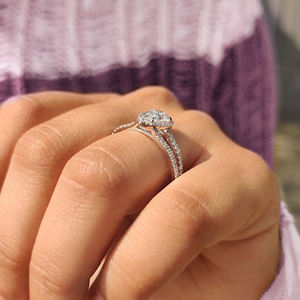 Anillo de Lujo para Mujer con Diamante Cultivado en Laboratorio Certificado por IGI, Forma de Pera, 2.00-5.00 Quilates, Engaste Catedral, Oro de 10K/14K/18K - Product Image 4