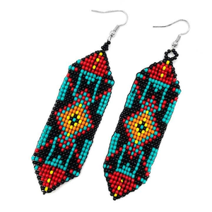 Nouvelles Boucles d'Oreilles Multicolores Brodées à la Main avec Perles de Rocaille, Bijoux Faits Main pour Femmes par MD HANDICRAFTS - Product Image 1