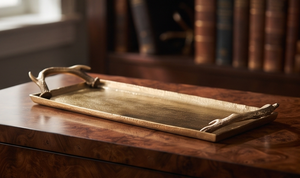 Plateau en métal texturé avec poignée sculpturale, idéal pour la cuisine et la salle à manger, article de vaisselle pour commande en gros, fournisseur - Product Image 3