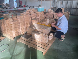 Livraison rapide, poteaux d'escalier en bois massif de chêne blanc, écologiques, personnalisables, nouveaux, design moderne, EFS Thanh Nghia - Product Image 5