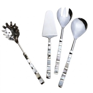 Juego de cubiertos modernos de metal dorado con mangos de mármol, aptos para lavavajillas, para el hogar y bodas. - Product Image 6
