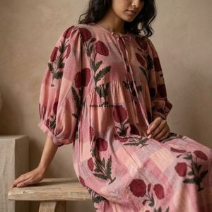 ชุดเดรสผ้าฝ้ายพิมพ์ลายดอกไม้สวยงาม สำหรับใส่ลำลอง ชุดเดรสพิมพ์ลายด้วยมือ - Product Image 3