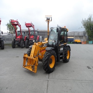 รถแทรกเตอร์ JCB 538-60 Agri Xtra เครื่องจักรกลการเกษตรทรงพลัง ออกแบบมาเพื่อยกของหนักและใช้งานได้นานในสภาพการเกษตรที่รุนแรง - Product Image 2