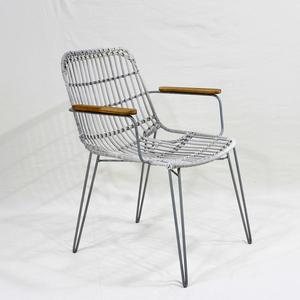 Comhome เก้าอี้หวายพลาสติกทนทานเฟอร์นิเจอร์ห้องนั่งเล่นที่ทันสมัยพร้อมหมอนอิงลึก - Product Image 1