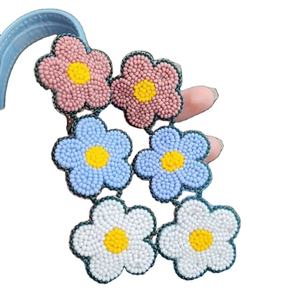 Pendientes de Moda con Cuentas de Flores Colgantes, Bordados a Mano, Elegantes y Modernos - Product Image 1