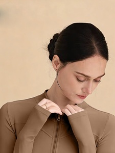Veste de yoga essentielle pour femmes, manches longues, extensible, pour entraînement fitness, logo personnalisé, OEM, ODM, marque privée, vente en gros en usine - Product Image 3