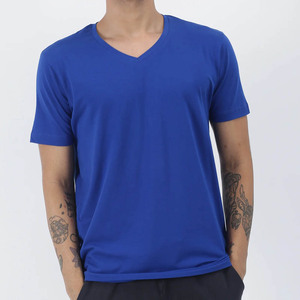 ราคาขายส่ง เสื้อยืดคอกลมผ้าฝ้ายผสมโพลีเอสเตอร์ ดีไซน์ใหม่ล่าสุด ตัดเย็บตามสั่ง สำหรับผู้ชาย ทรงเข้ารูป ขาย - Product Image 5