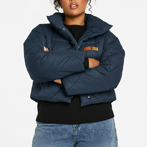 Chaqueta Acolchada de Nailon Negro Mate para Mujer, Colección Premium de Invierno, Chaqueta Acolchada Térmica Gruesa de Alta Calidad para Mujer - Product Image 4