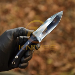 Cuchillo de Supervivencia Personalizado de Acero de Damasco con Hoja Fija, Mango de Resina, Borde Recto y Forma de Hoja Recta, con Funda de Cuero - Product Image 3