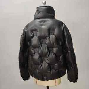 Veste d'hiver en duvet personnalisée en cuir PU gaufré, à capuche, pour femme, fermeture éclair, décontractée, chaude - Product Image 3