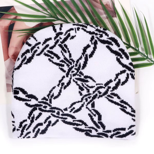 Bonnet tricoté Y2K personnalisé avec logo brodé 3D dessiné à la main, style streetwear unisexe, doux, 100 % acrylique, chaud et polyvalent pour le voyage - Product Image 4
