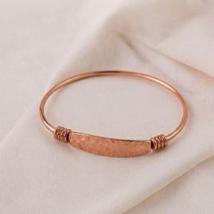 Brazalete de cobre y plata con patrón geométrico, joyería metálica - Product Image 4