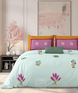 Ensemble de linge de lit King-Size blanc laiteux doux et confortable de qualité supérieure 100% coton imprimé feuilles motif drap plat 2 taies d'oreiller - Product Image 4