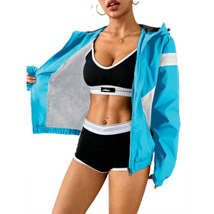 Chaqueta Cortavientos Ligera con Capucha Color Cian para Mujer - Chaqueta Cortavientos Personalizada de Alta Calidad - Product Image 5