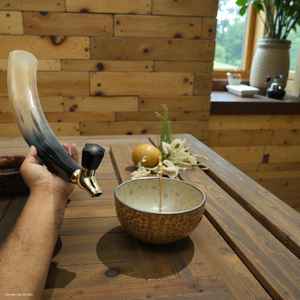 Corne de bœuf véritable avec robinet métallique, style vintage, accessoire de bar, vente en gros au meilleur prix - Product Image 1