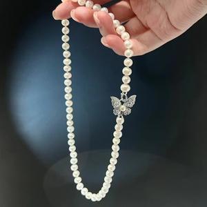 Collier en perles baroques rétro 2025 avec une touche haut de gamme, collier pendentif clavicule de luxe léger, accessoire de mode - Product Image 1