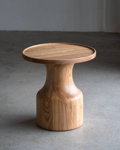 Table d'appoint en bois légère, facile à déplacer mais suffisamment robuste pour la décoration quotidienne et un usage pratique - Product Image 1