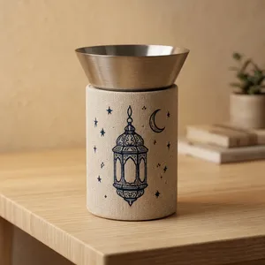 Quemador de incienso con estampado de luna y estrellas, plato plateado con base de lino que presenta un elegante boceto índigo de la famosa linterna de Ramadán. - Product Image 4