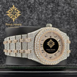 นาฬิกาเพชรผู้ชาย Pahal Jewels หรูหรา สง่างาม ตัวเรือนสแตนเลสทรงกลม 40 มม. ระบบกลไก สายขนาด 20 มม. ตัวล็อคแบบพับ - Product Image 2