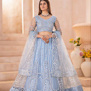Ramdev Trading - Conjunto de Lehenga Choli de Diseño Indio con Material de Red de Mariposa, Lentejuelas, Bordado y Dupatta con Trabajo Elaborado para Fiesta - Product Image 1