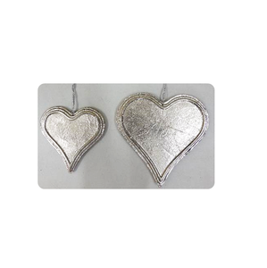 Adornos Colgantes de Corazón de Metal Hechos a Mano, Plateados Texturizados, Bordes Decorativos en Relieve, Varios Tamaños, para Bodas, San Valentín, Ecológicos - Product Image 1