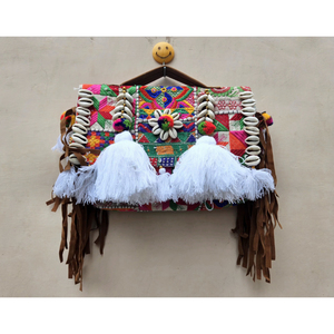 Banjara de cuero hecho a mano, bolso Vintage, cadenas, flores, estilo bohemio indio, bolso de mano, prendas de vestir, correa de hombro para mujer, mujer soltera - Product Image 3