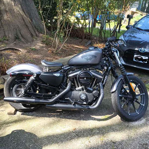 Motocyclette d'occasion 2017 Custom pour Cruiser 883 Iron, design élégant, Street Command, conduite précise, à vendre - Product Image 1