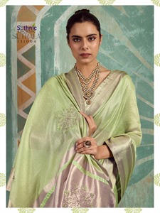 Elegant <b>Green</b> <b>Silk</b> Saree With Hand Embroidery And Contrast Border V-Neck Design Short Sleeve All Seasons Wear - Product Image 4