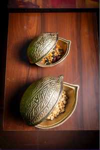 Bol de rangement intemporel avec couvercle en métal décoratif, plat de service ovale pour cacahuètes et bonbons, plateau à collation pour fêtes, mariages et cadeaux - Product Image 4