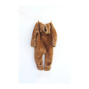 Combinaison à capuche en fausse fourrure avec oreilles et pattes d'ours, vêtements d'hiver pour bébés, sweat à capuche en fausse fourrure avec appliques de pattes d'ours, combinaison avec appliques de pattes - Product Image 3