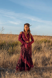 Elegante Blusa con Hombros Descubiertos y Mangas Acampanadas, con Estética Bohemia y Diseño Inspirado en la Fantasía, Regalo para Ella - Product Image 3