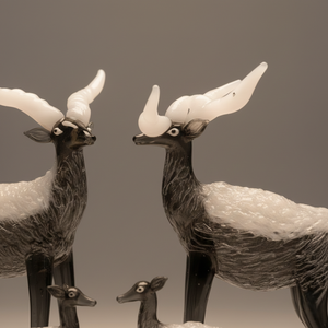 Juego de Figuras de Renos de Vidrio Borosilicato Hechas a Mano, Acabado Brillante, Colores Personalizados, Adorno Decorativo para Mesa - Product Image 5